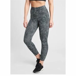 Athleta Ultimate Stash Pocket Printed 7/8 Tight Fluidity